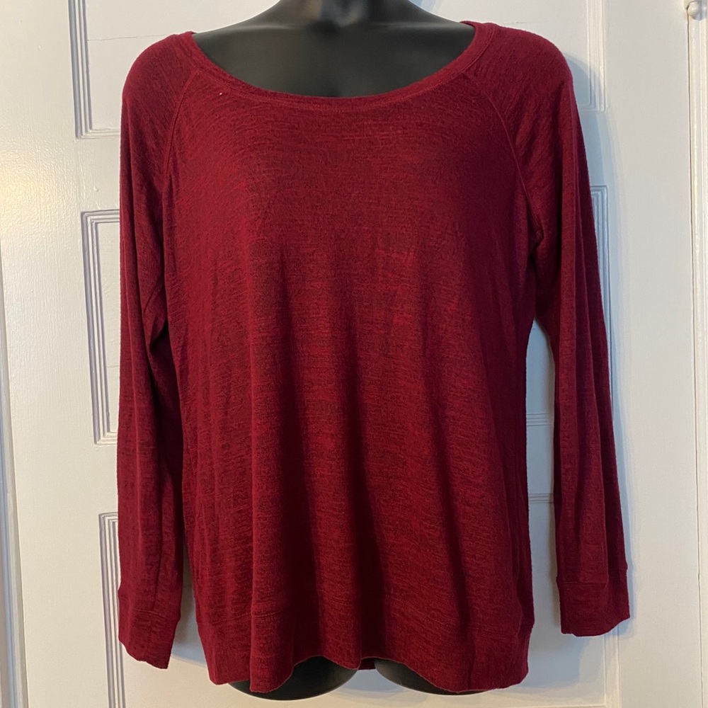 Beautiful lightweight soft red sweater - XL